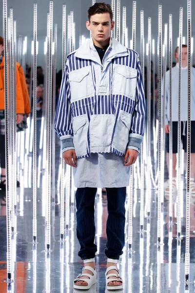 Look 8